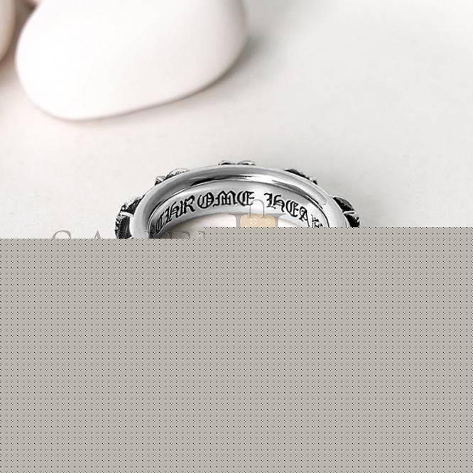 Ch**me He**ts star band ring