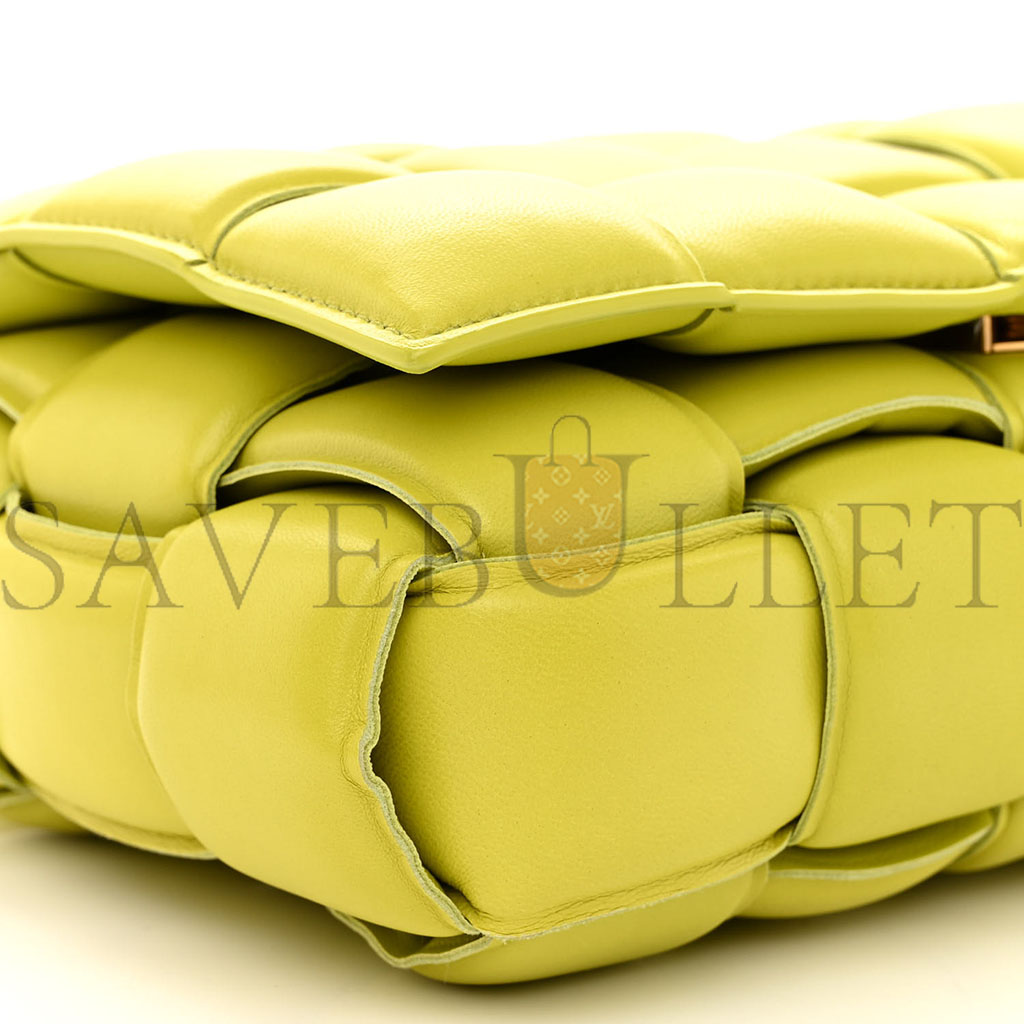 bo*te*ga Ve*ne*ta nappa maxi intreccio padded cassette crossbody bag kiwi (26*18*8cm)