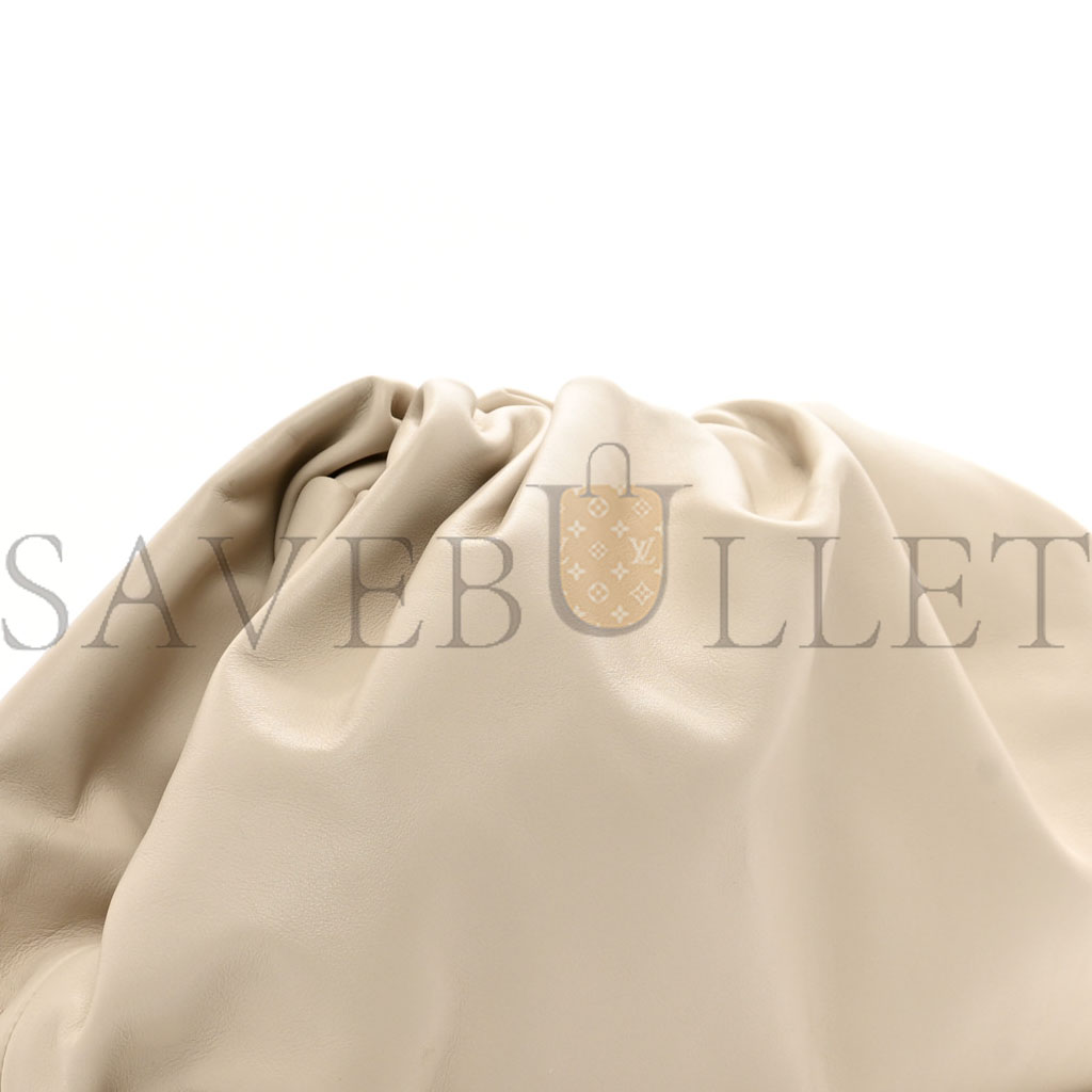 bo*te*ga Ve*ne*ta smooth butter calf the pouch oversized clutch mis (39*18*14cm)