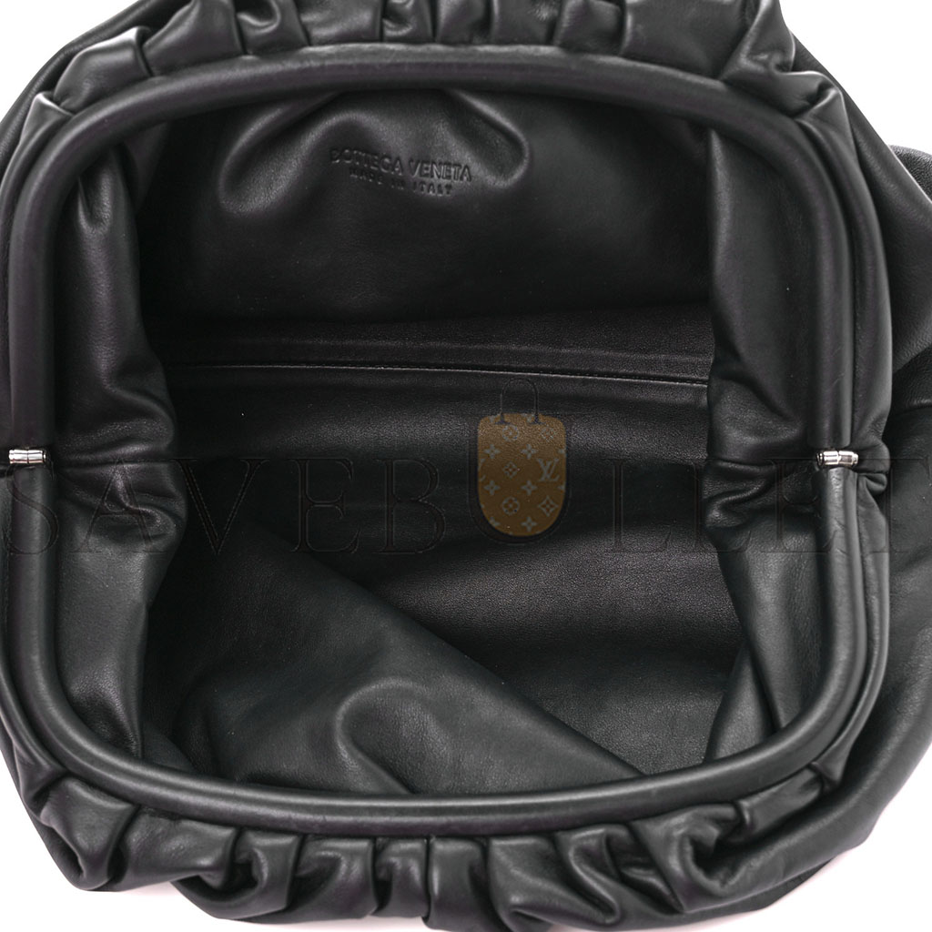 bo*te*ga Ve*ne*ta smooth butter calf the pouch oversized clutch black (38*18*8cm)