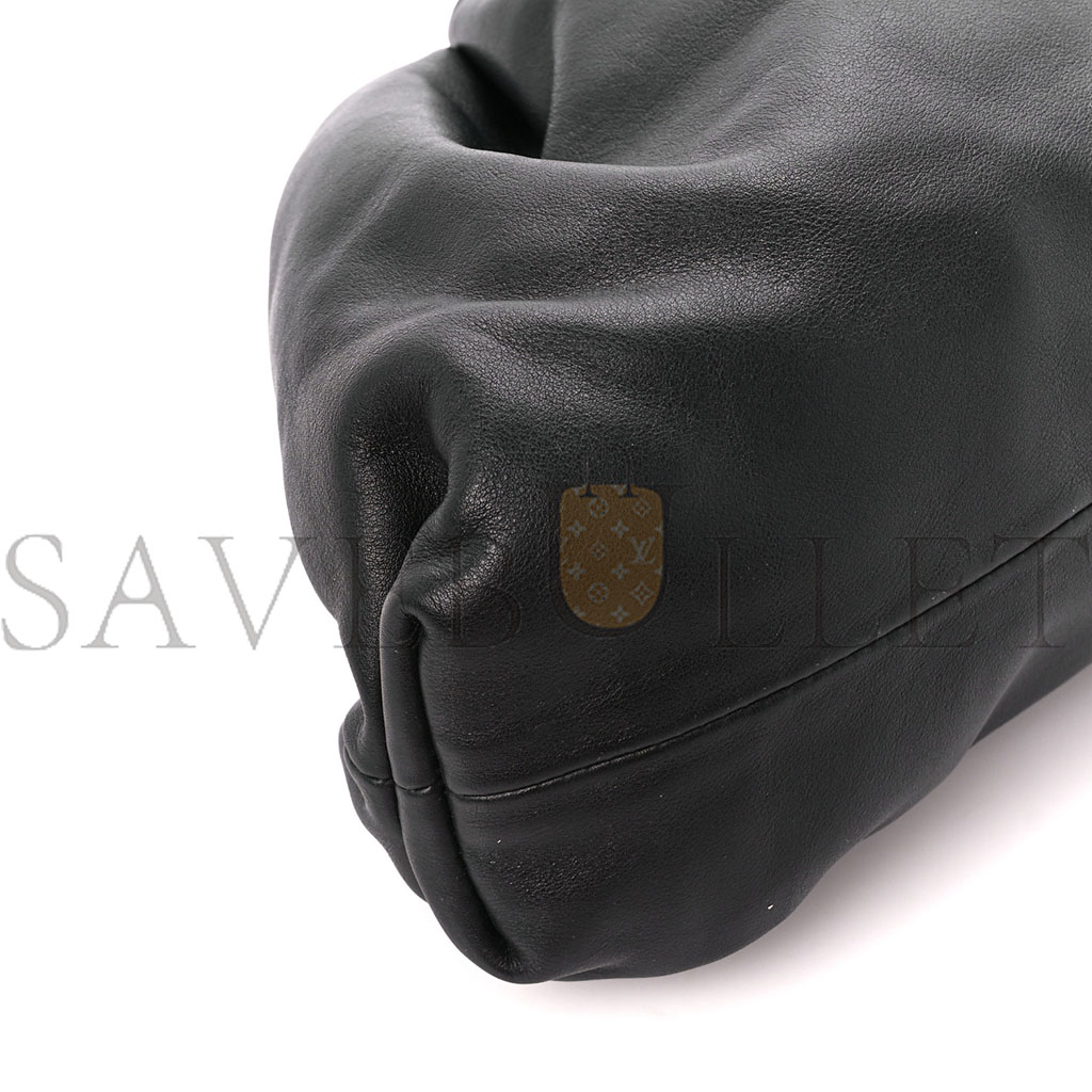 bo*te*ga Ve*ne*ta smooth butter calf teen pouch black (38*18*8)