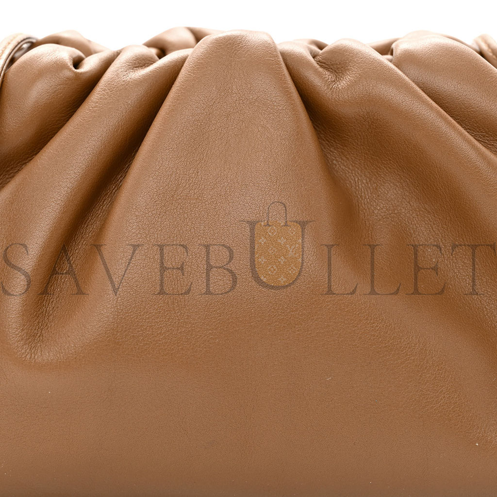 bo*te*ga Ve*ne*ta butter calfskin the mini pouch camel (22*11*6cm)