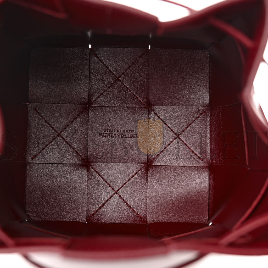 bo*te*ga Ve*ne*ta nappa maxi intrecciato small cassette bucket bag bordeaux (18*14*13cm)