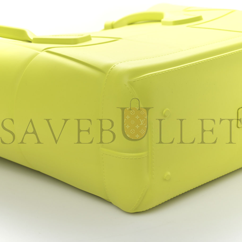 bo*te*ga Ve*ne*ta rubber maxi intrecciato medium arco kiwi green (43*39*18cm)