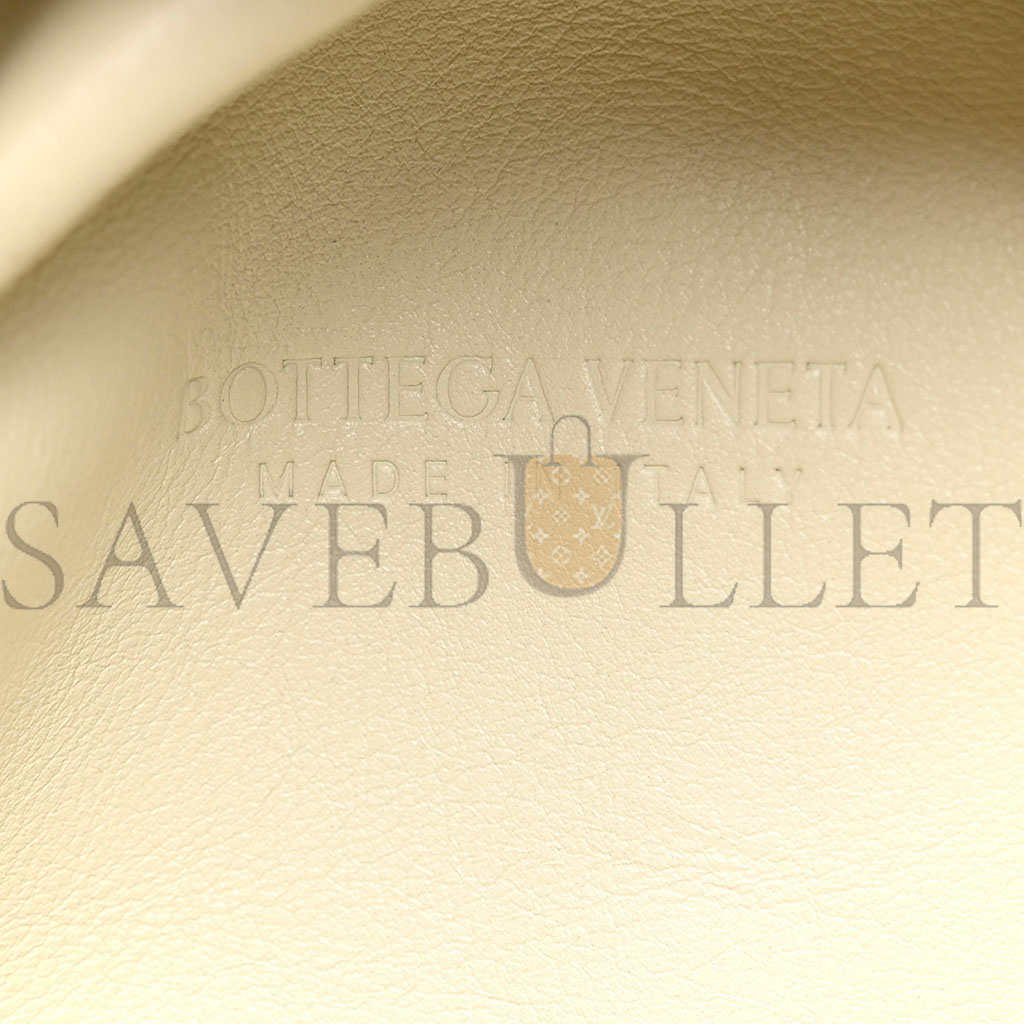 bo*te*ga Ve*ne*ta smooth butter calf the pouch oversized clutch plaster (37*22*8cm)