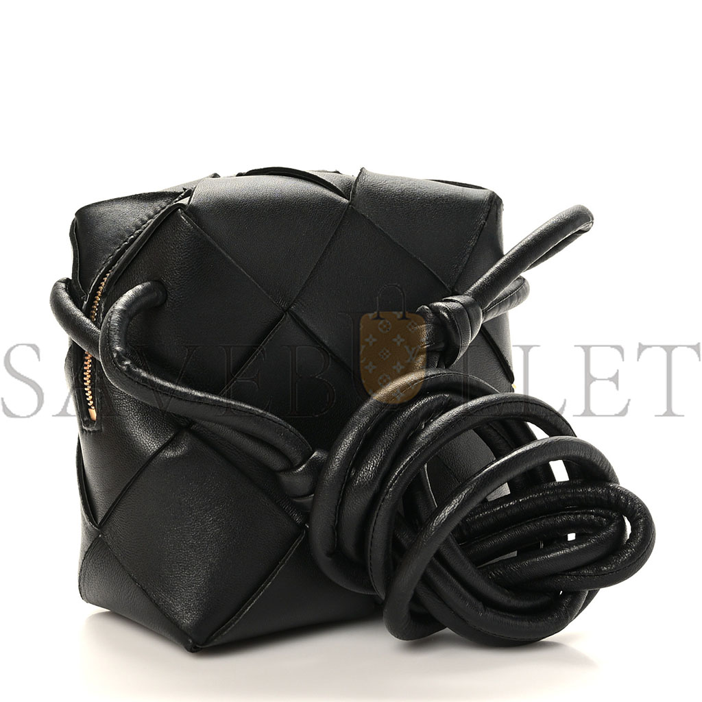bo*te*ga Ve*ne*ta lambskin maxi intrecciato mini cassette camera bag black (15*14*7cm)