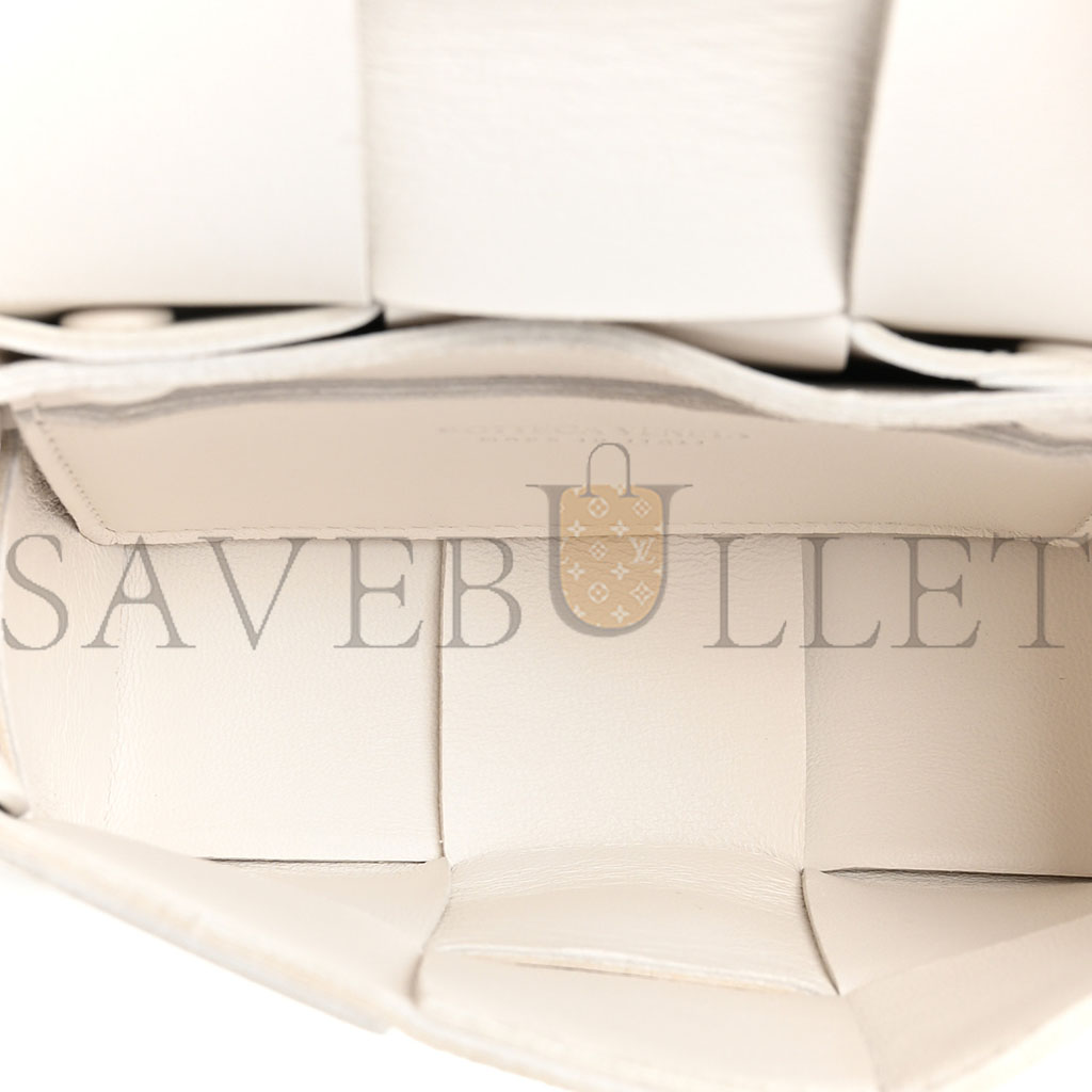 bo*te*ga Ve*ne*ta lambskin maxi intrecciato extra mini cassette crossbody bag white (12*10*4cm)