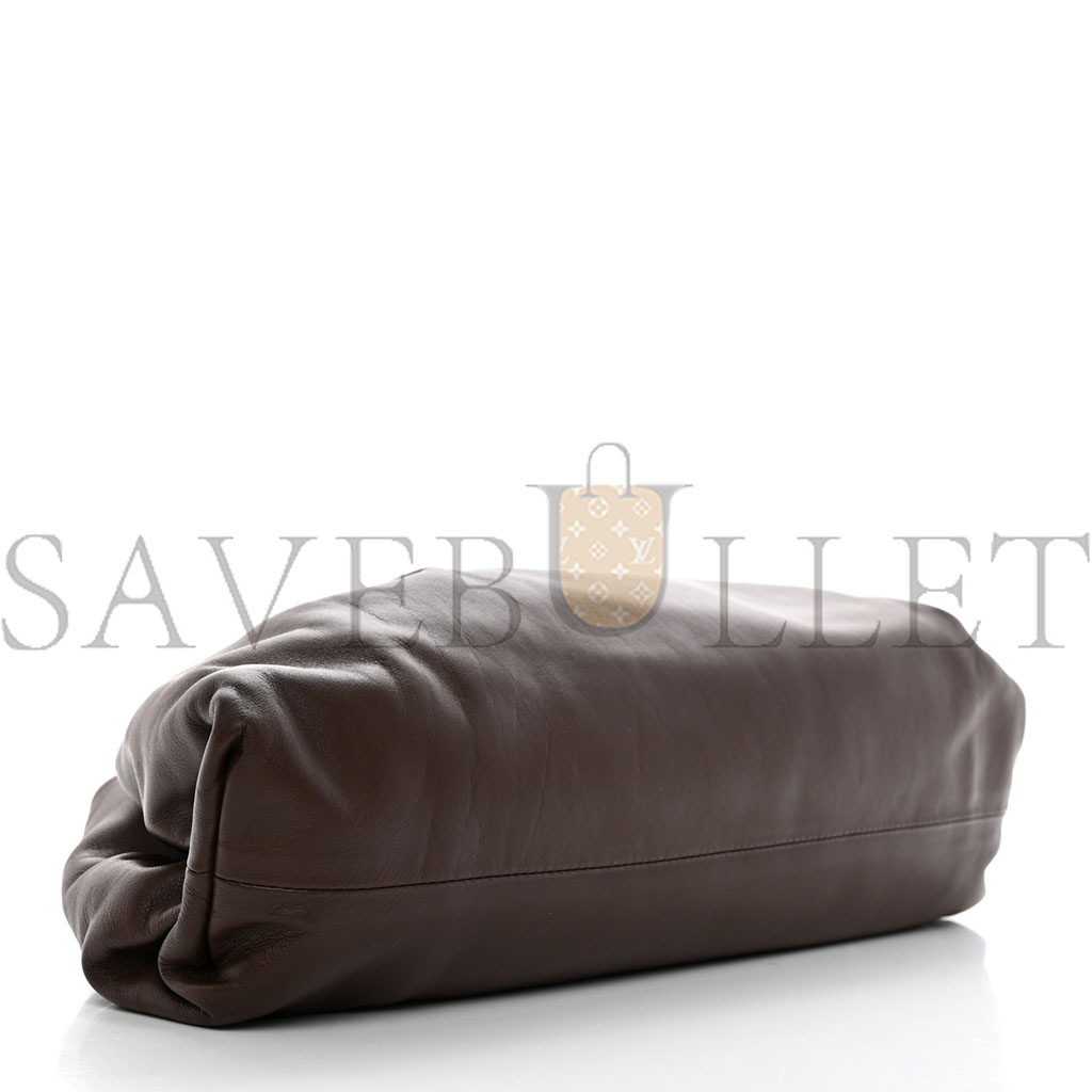 bo*te*ga Ve*ne*ta smooth butter calf the pouch oversized clutch brownie (39*19*9cm)