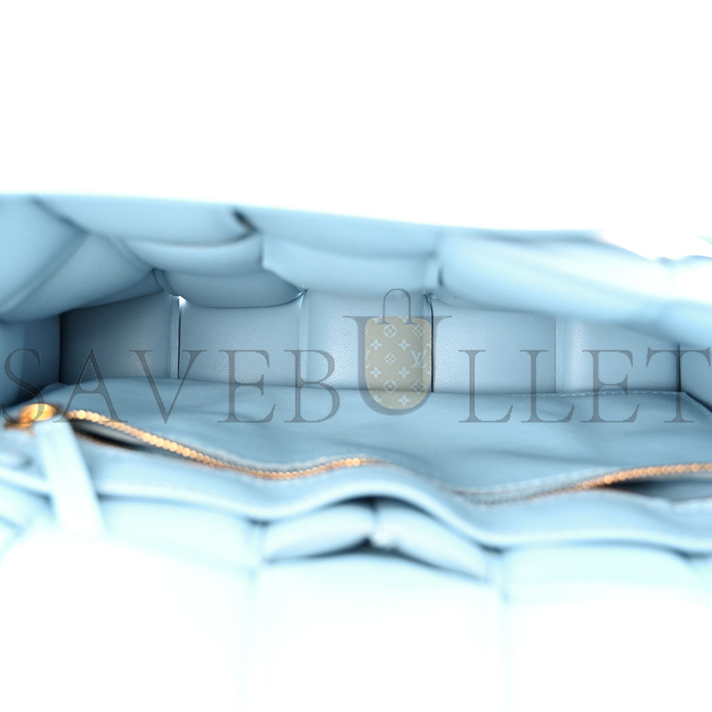 bo*te*ga Ve*ne*ta nappa maxi intreccio padded cassette crossbody bag ice (26*18*8cm)