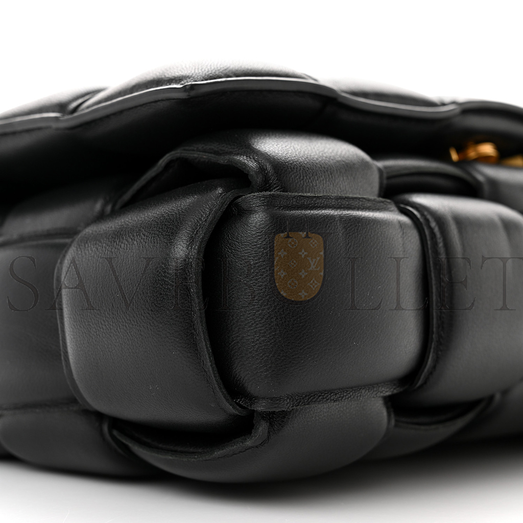 bo*te*ga Ve*ne*ta lambskin maxi intreccio padded chain cassette crossbody bag black (27*18*8cm)