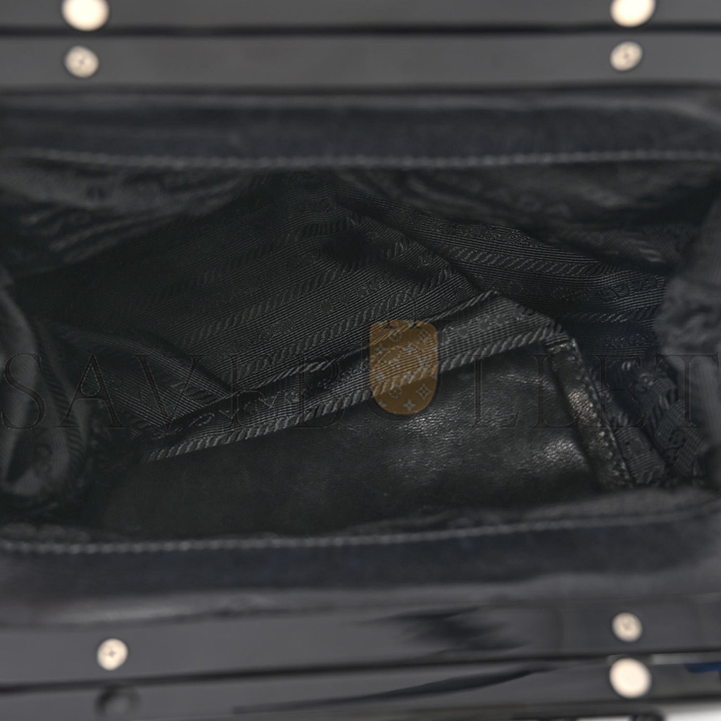 Pra*a calfskin swing chain frame bag black (25*23*10cm)