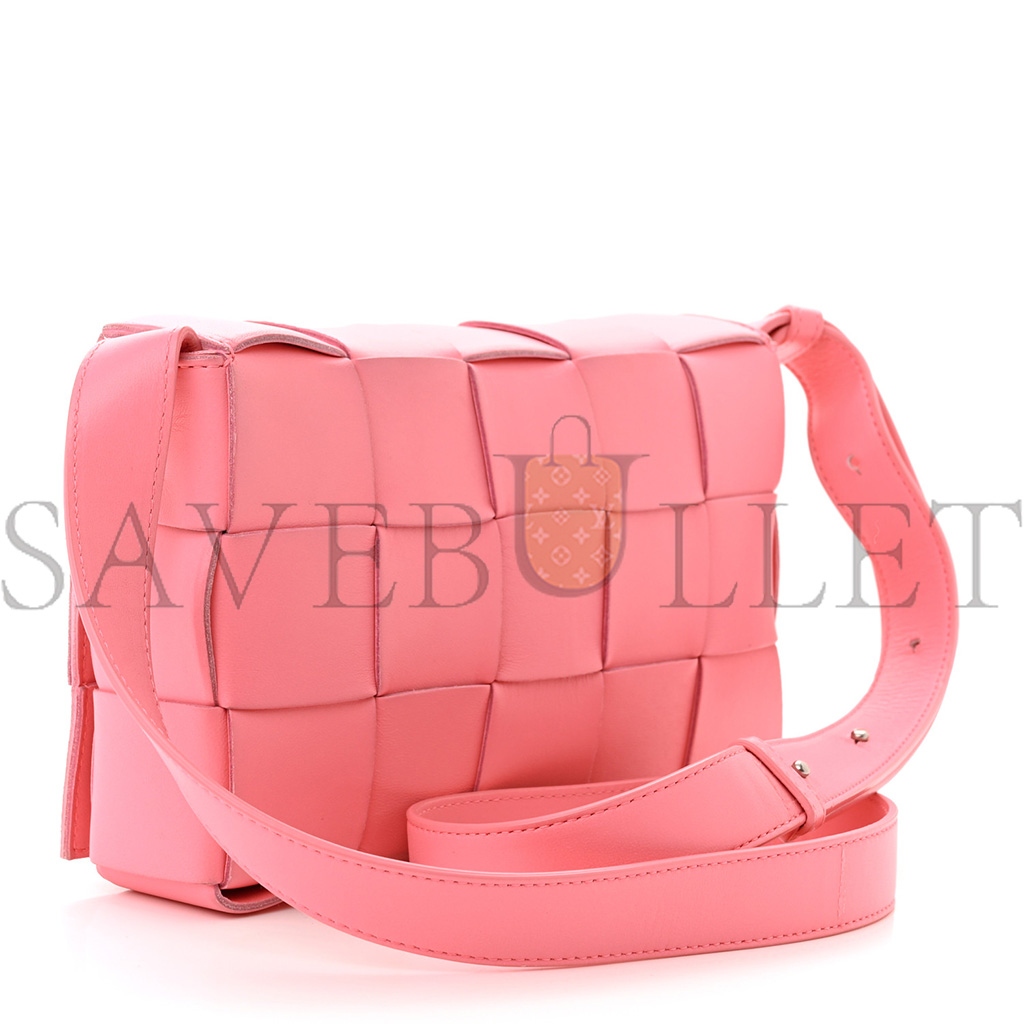 bo*te*ga Ve*ne*ta lambskin maxi intrecciato cassette crossbody bag pink (23*15*5.5cm)