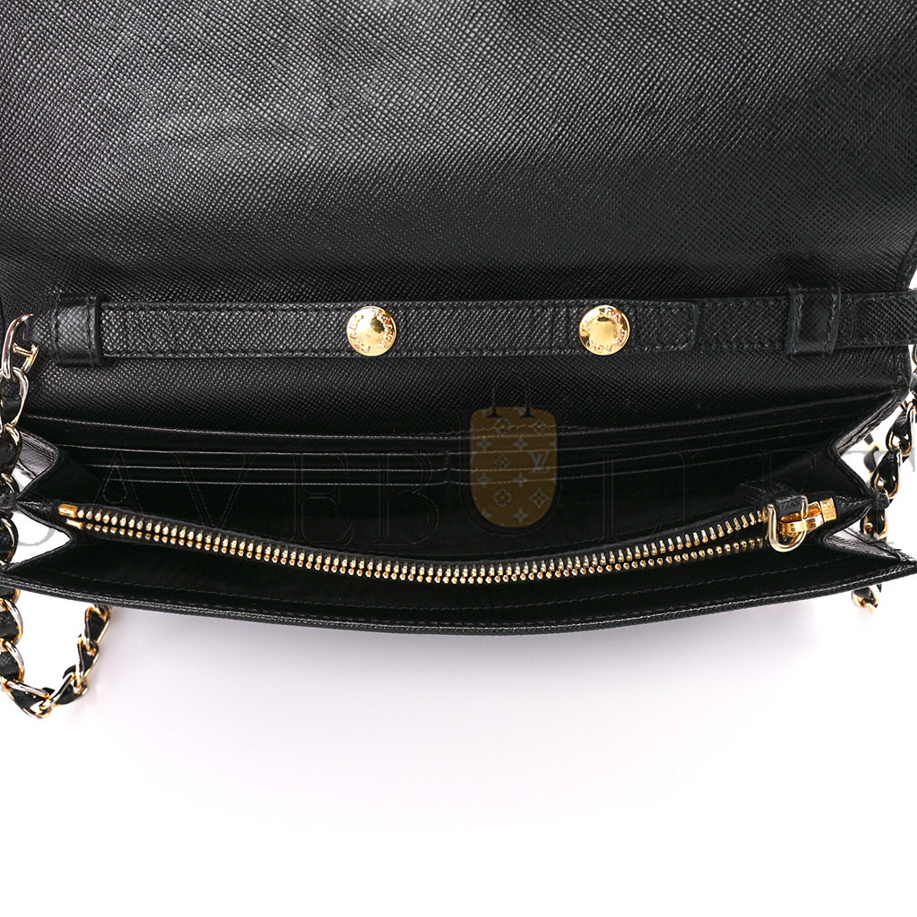 Pra*a saffiano metal oro chain wallet black (21*11*2cm)
