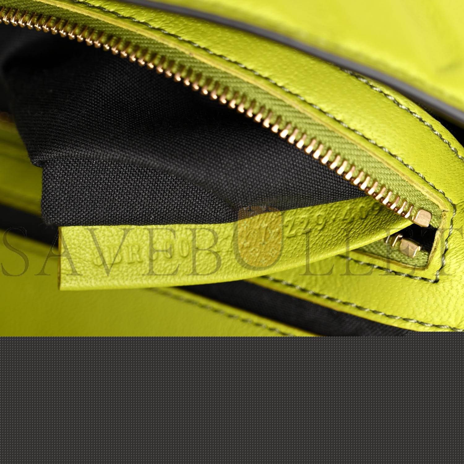 F**di nappa ff 1974 embossed baguette wasabi (26*15*5cm)