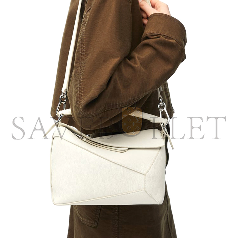 L0ew* small puzzle bag in soft grained calfskin a510p60x30-3 (24*16.5*10.5cm)