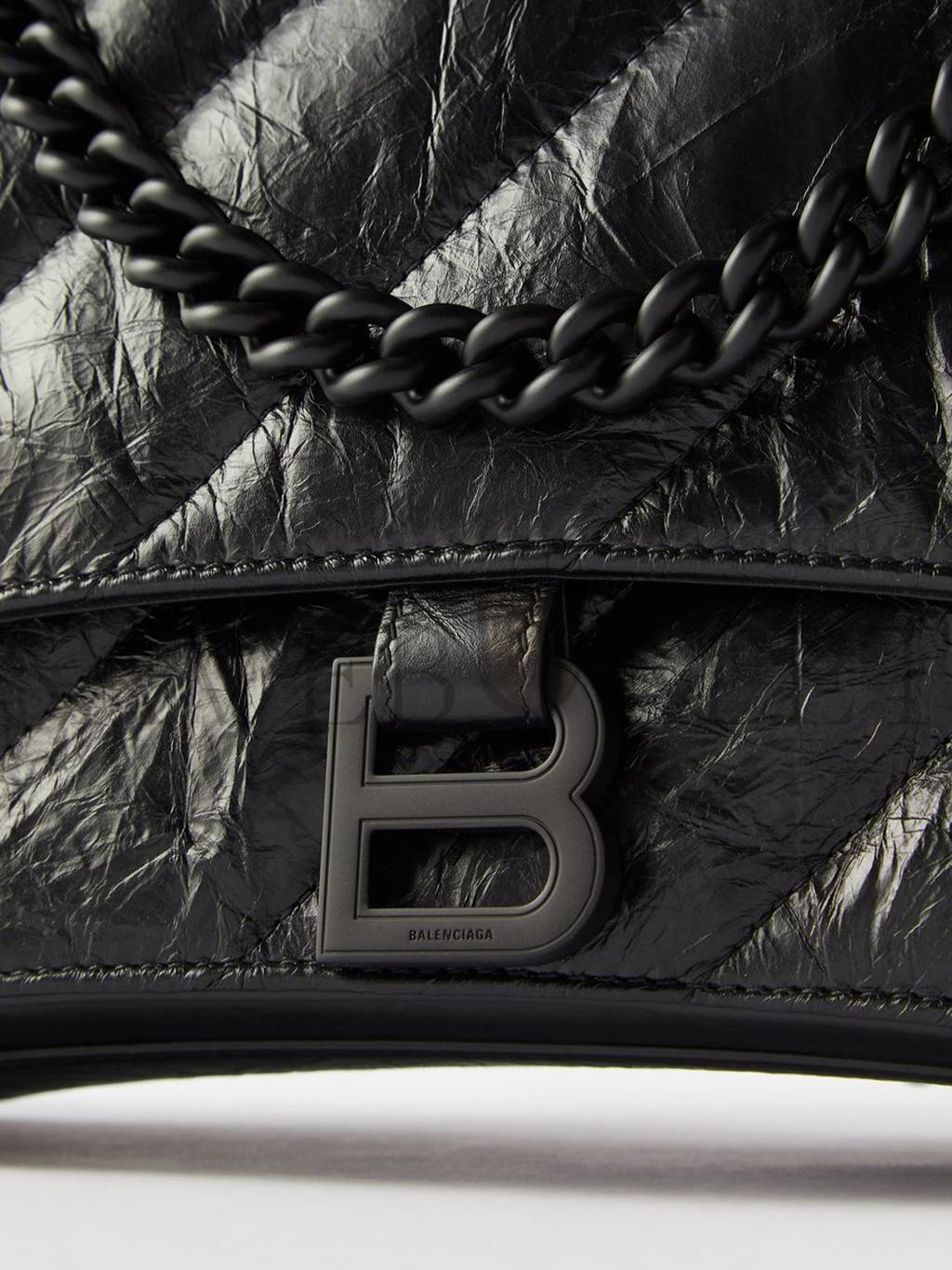 Ba*len*cia*ga black crush m quilted creased leather shoulder bag matchesfashion us (30.9*20.3*11.4cm)