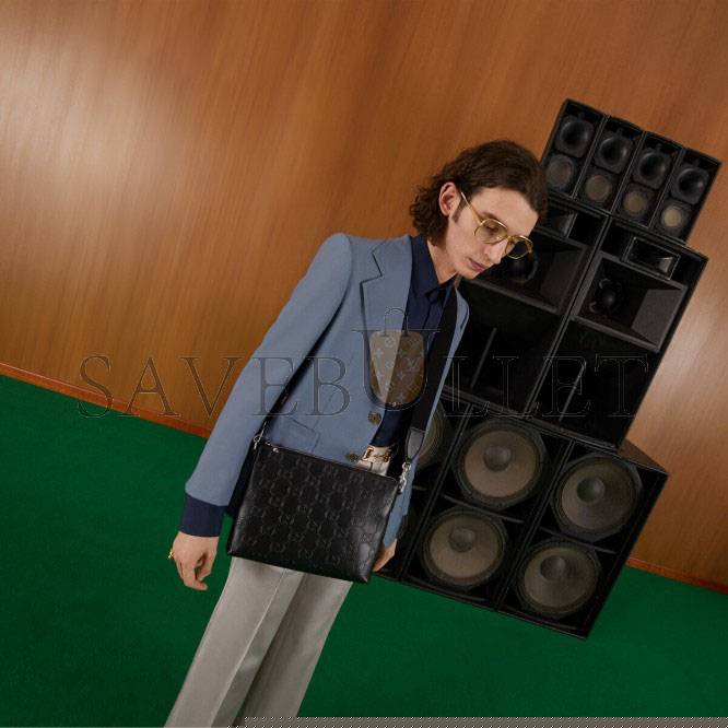 G*u*i gg embossed medium messenger bag 696009 (31*24.5*5cm)