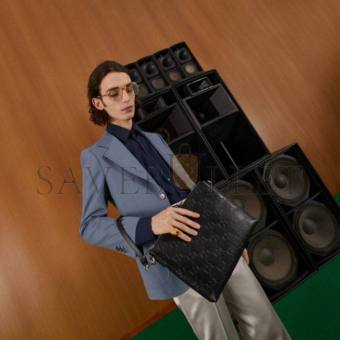 G*u*i gg embossed medium messenger bag 696009 (31*24.5*5cm)