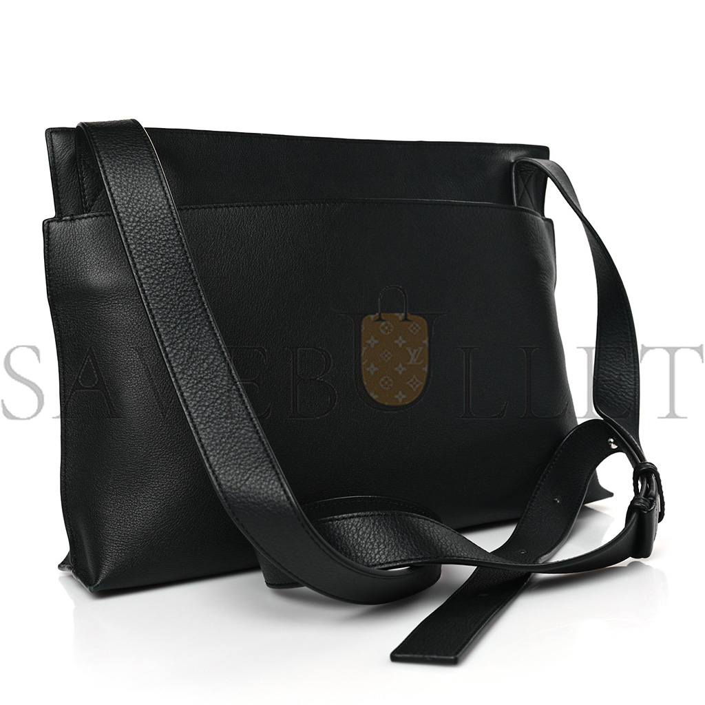l*ew* soft grained calfskin medium t messenger bag black (35*26*8cm)