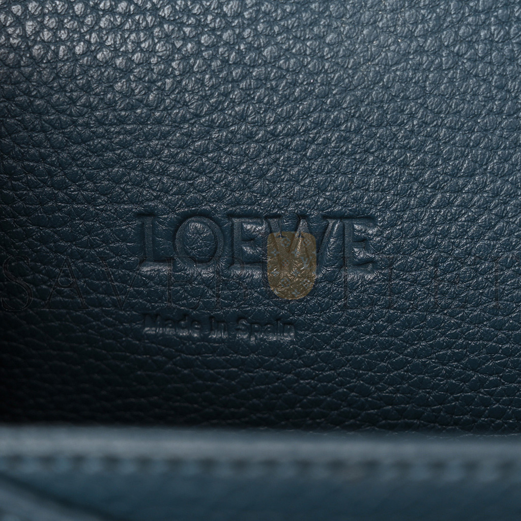 l*ew* grained calfskin medium barcelona shoulder bag indigo (23*15*8cm)