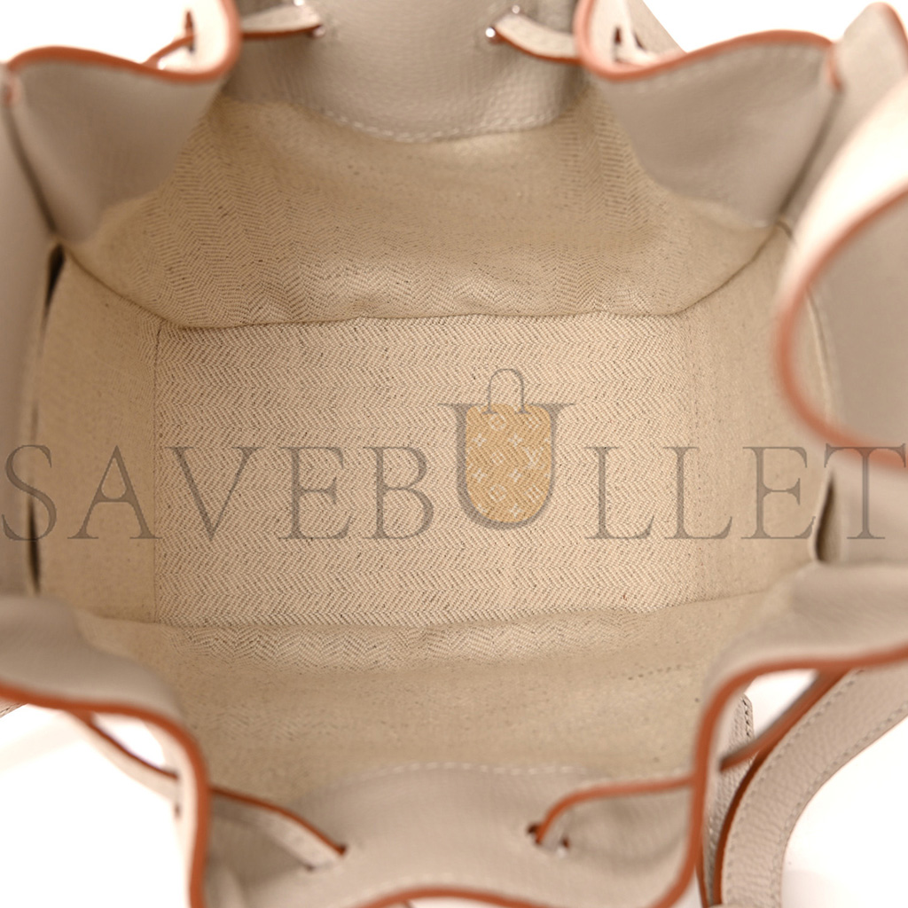 l*ew* pebble grain calfskin mini hammock shoulder bag light ghost (19*17*11cm)