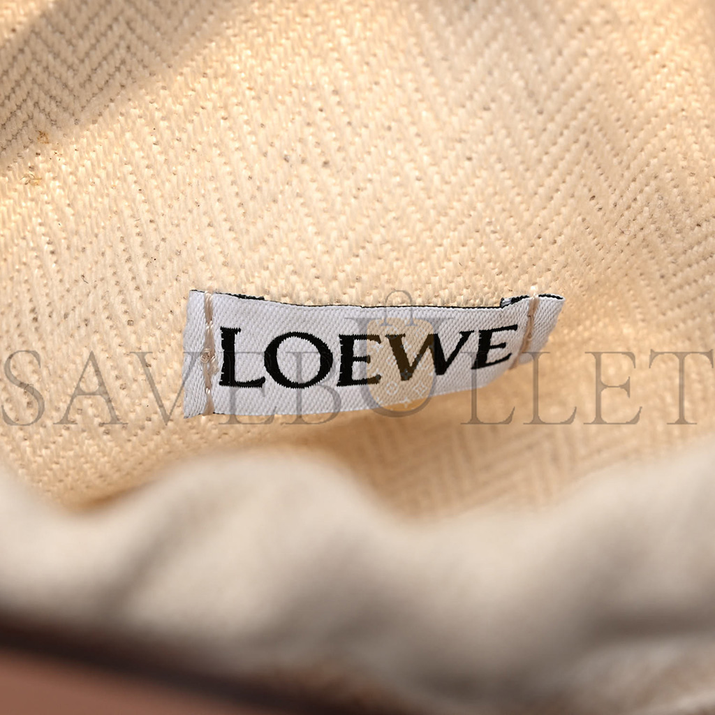 l*ew* smooth calfskin small anagram cutout tote tan beige (25*23*1cm)