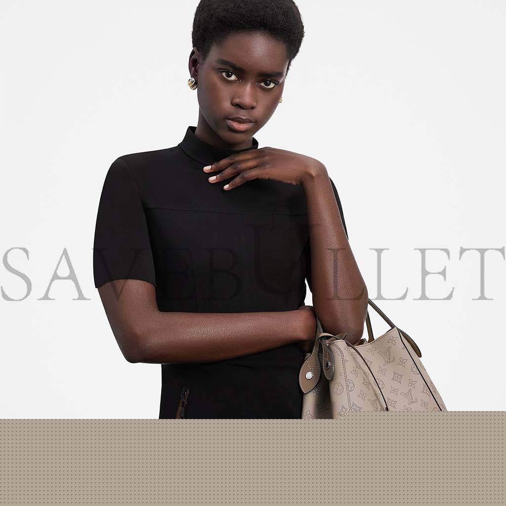 l**is V*t*n hina pm m54351 (23*21*13cm)