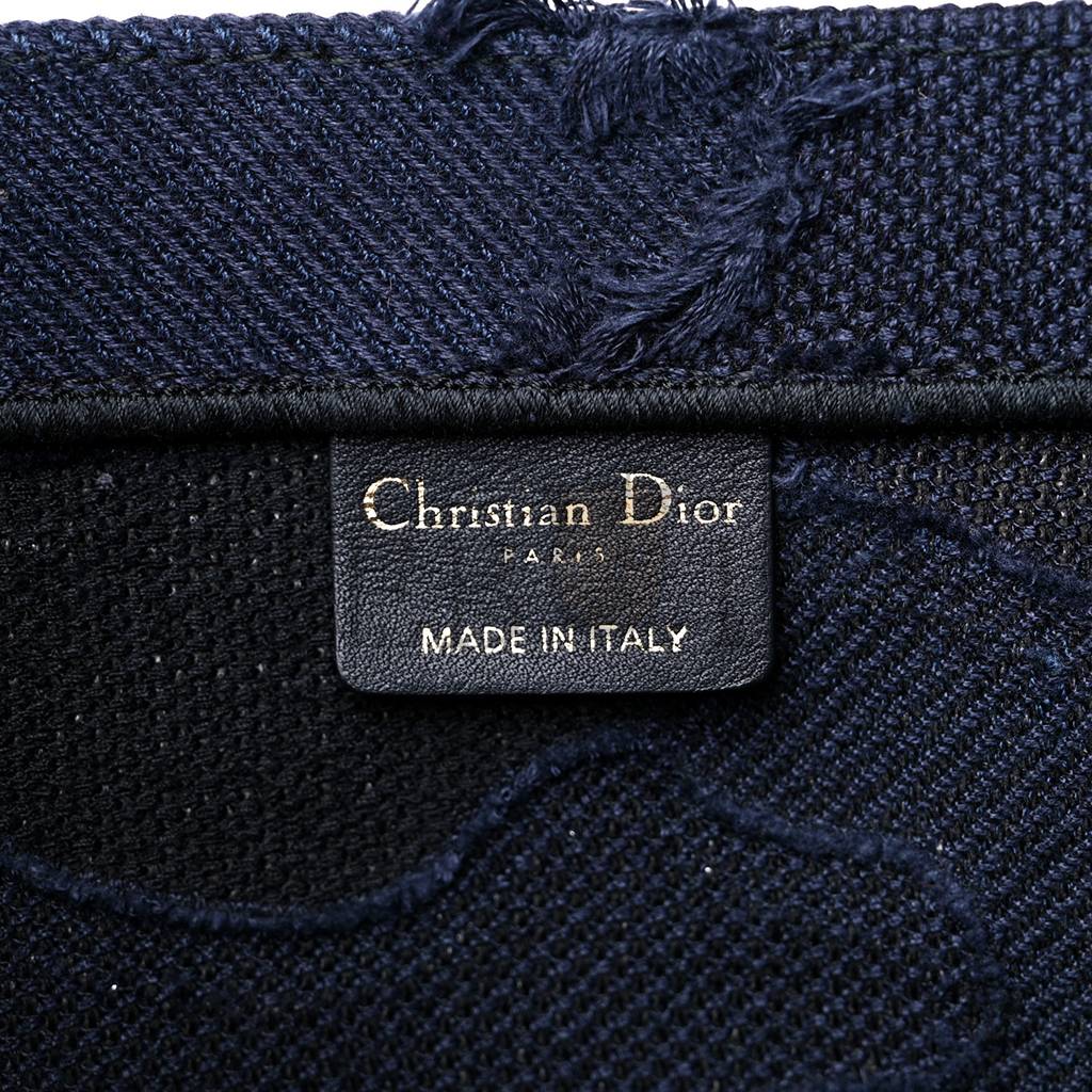 D*or canvas embroidered camouflage book tote blue (43*36*18.4cm)