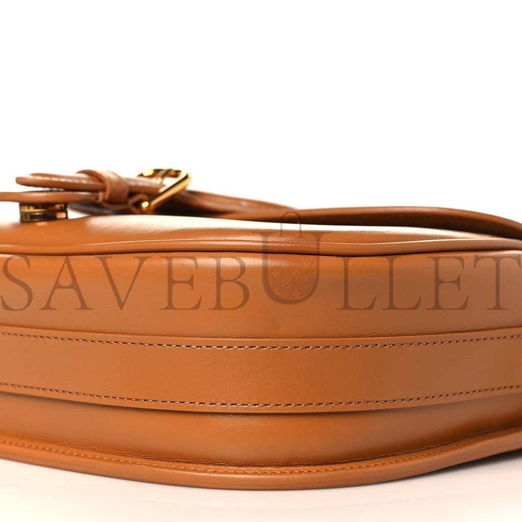 D*or box calfskin medium bobby flap camel (22*17*6.4cm)