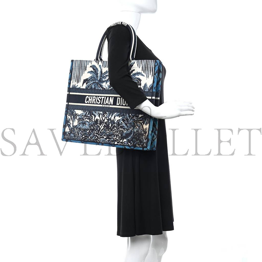 D*or canvas embroidered large palm tree toile de jouy book tote blue multicolor (42*35*17.1cm)