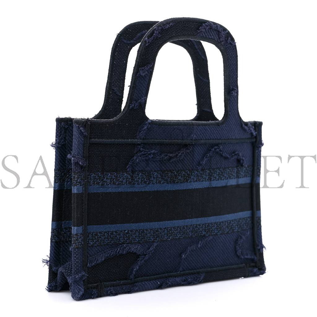 D*or canvas embroidered camouflage mini book tote blue (23*15*5.7cm)