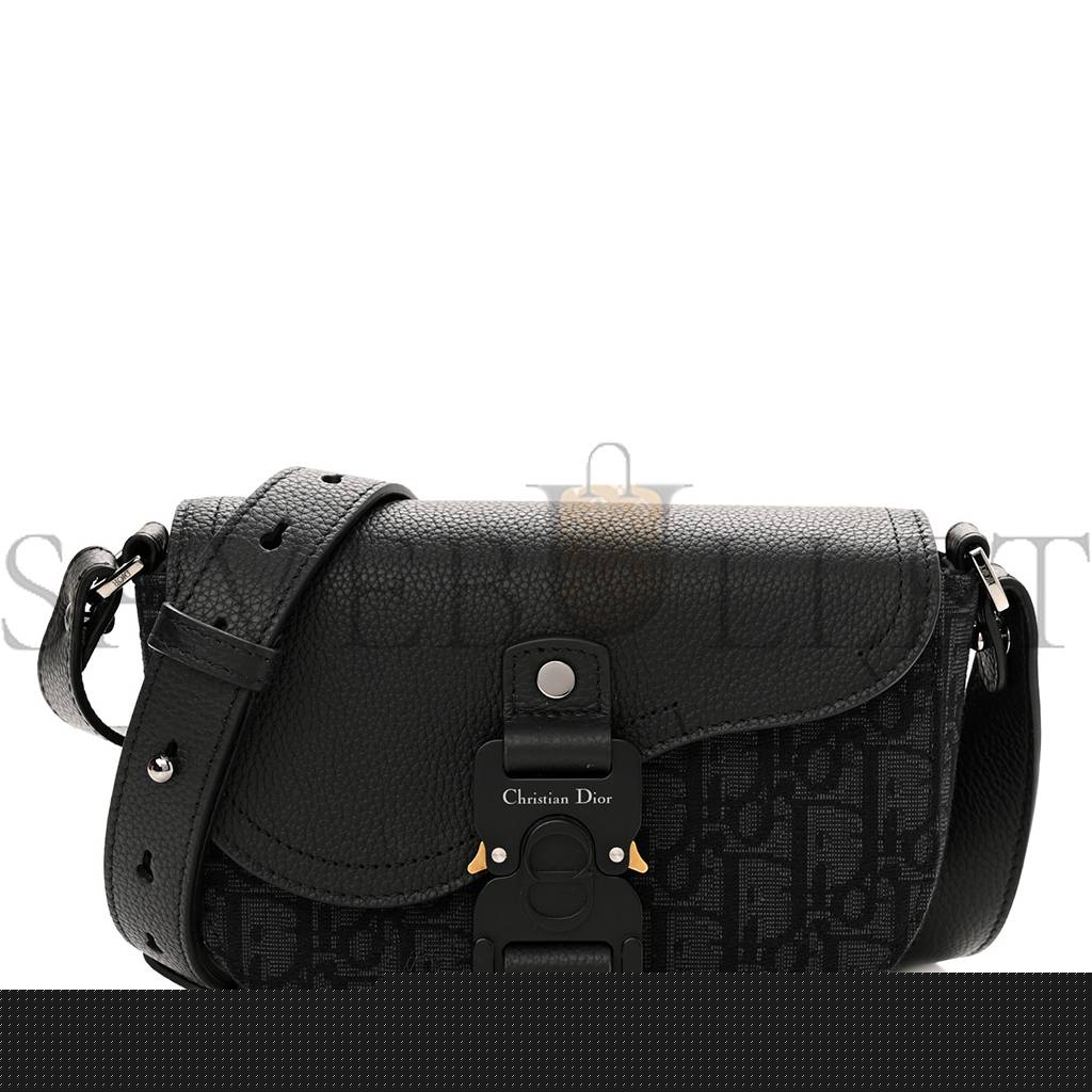 D*or grained calfskin oblique saddle pouch black (18*13*5.1cm)