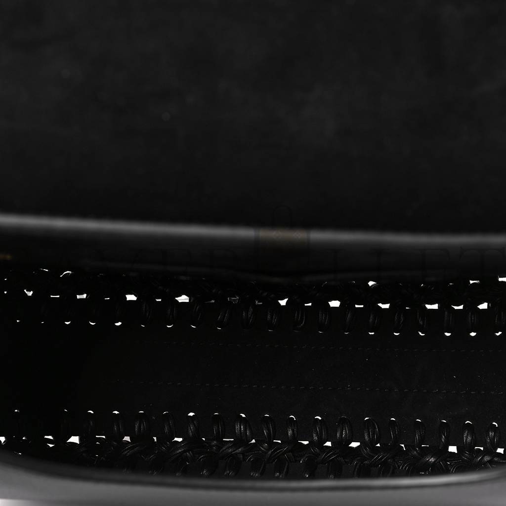 D*or grained calfskin medium whipstitched bobby bag black (21*18*5.7cm)